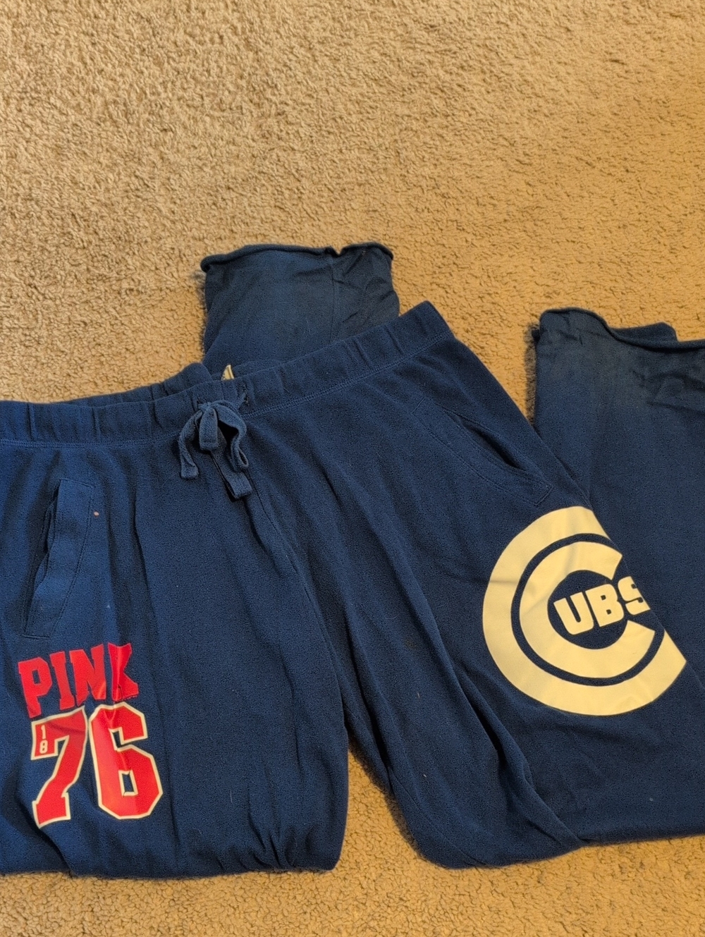 5th & Ocean Navy Cubs Graphic Sweatpants with Red 76 Accent